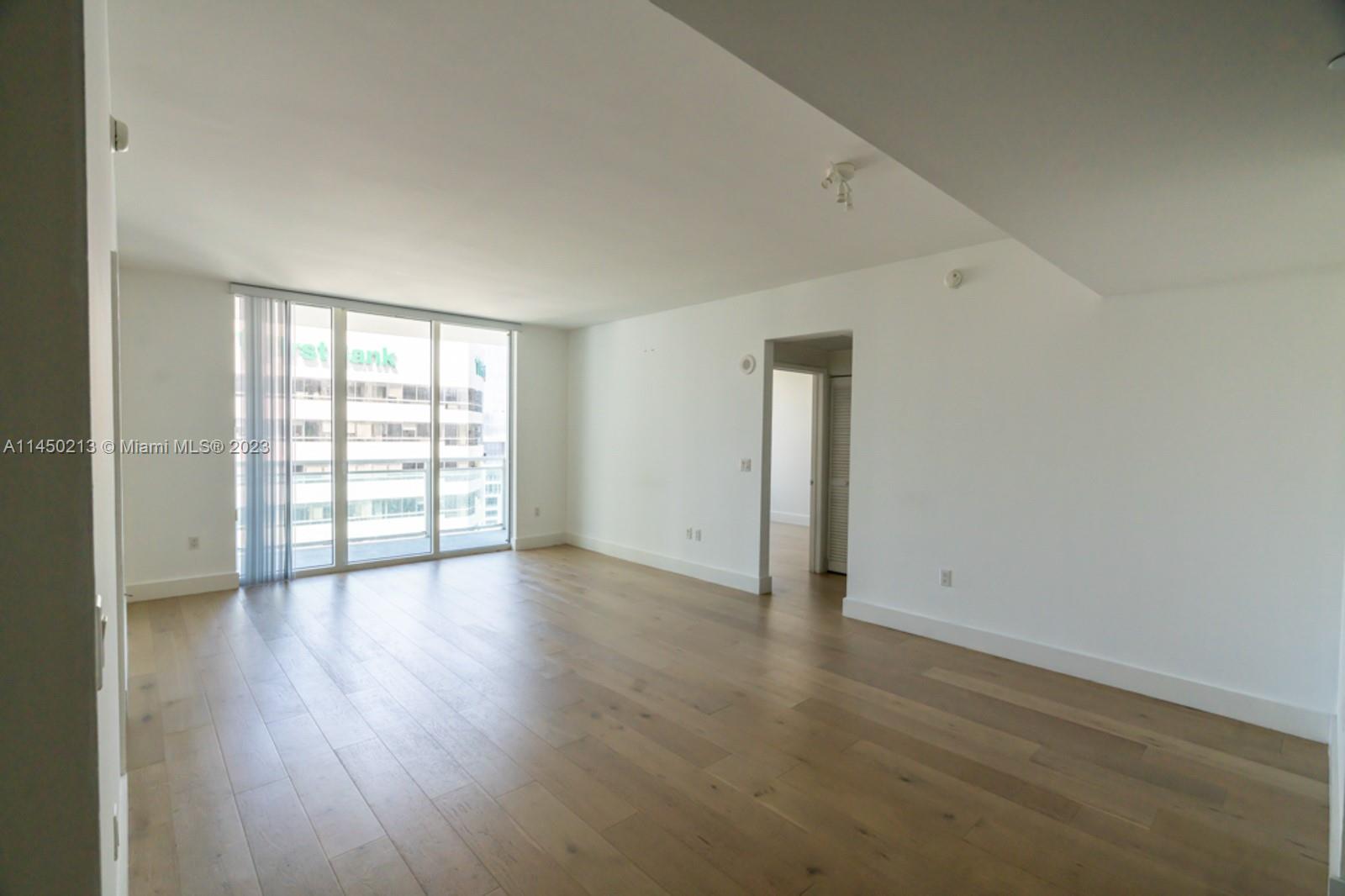 THE PLAZA 901 BRICKELL CO - Residential