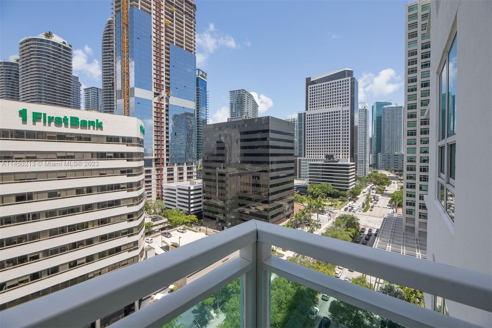 THE PLAZA 901 BRICKELL CO - Residential