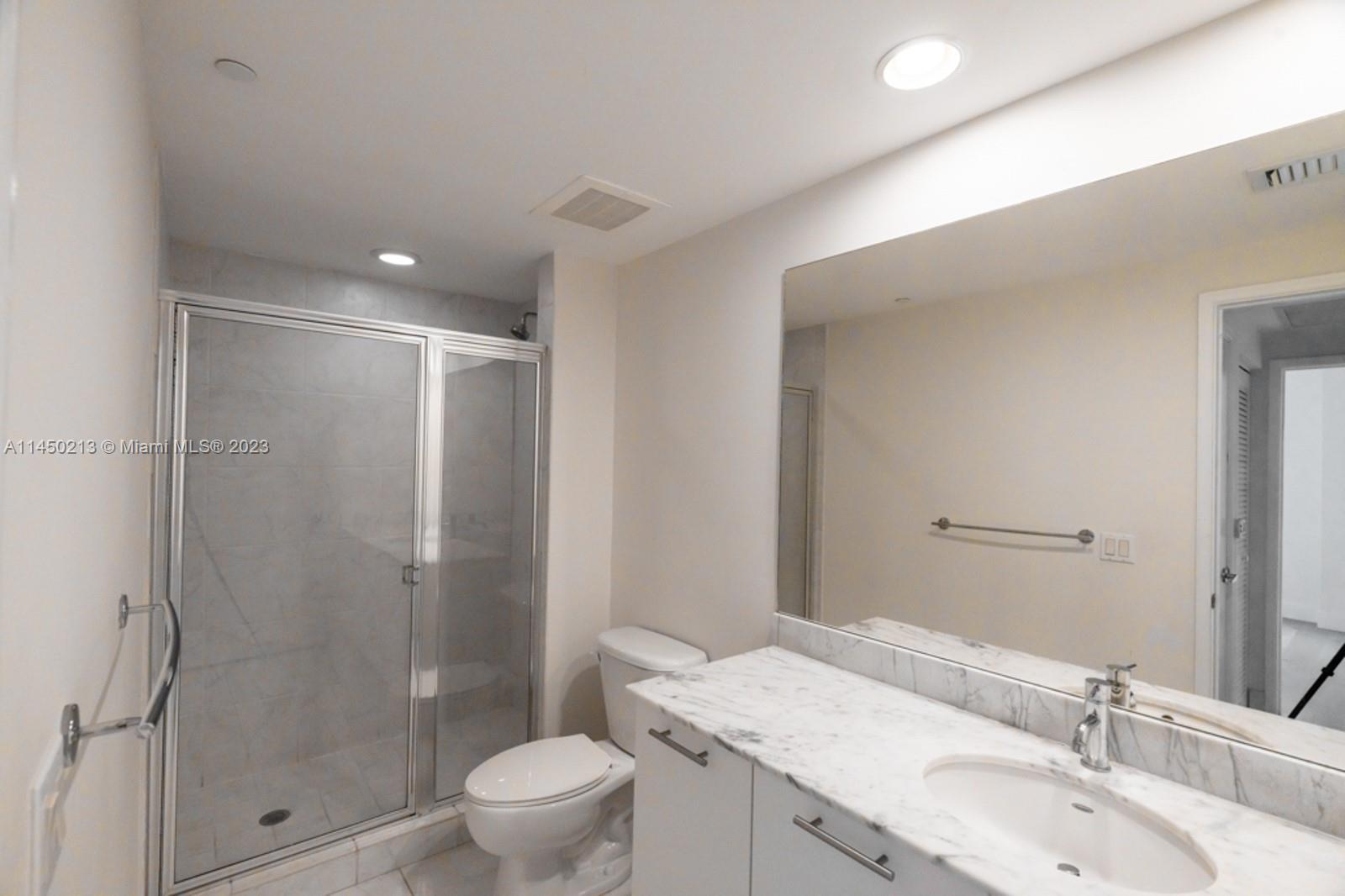 THE PLAZA 901 BRICKELL CO - Residential