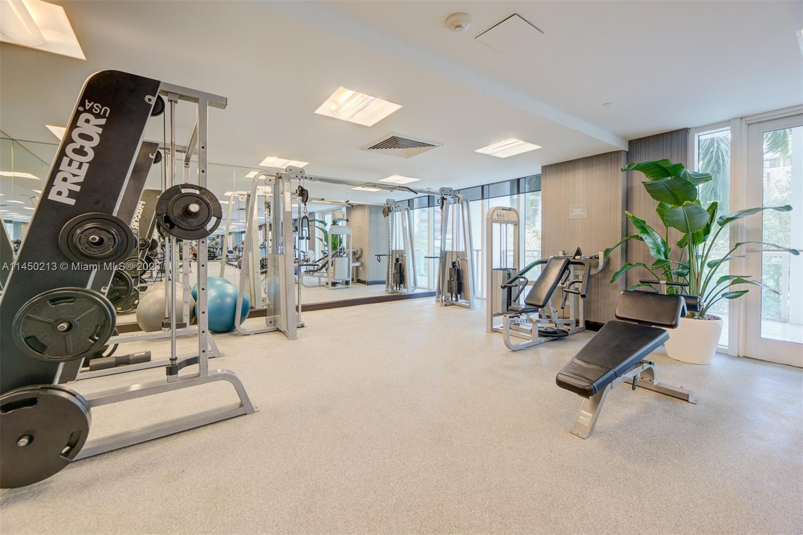 THE PLAZA 901 BRICKELL CO - Residential