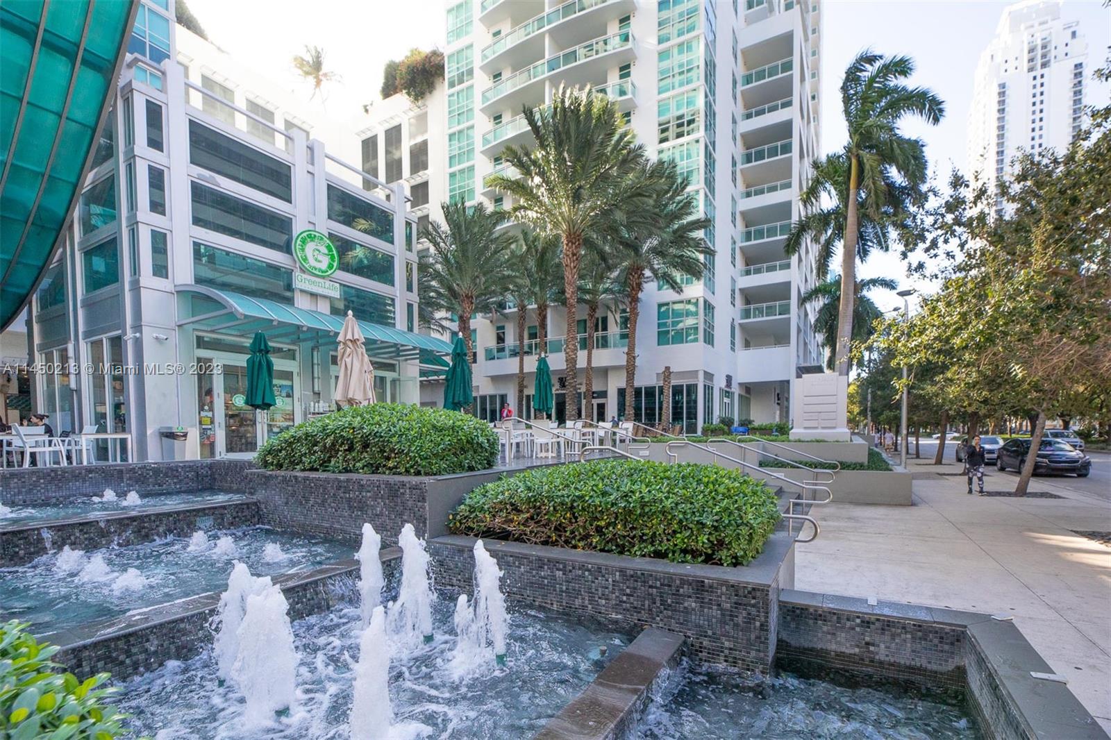 THE PLAZA 901 BRICKELL CO - Residential