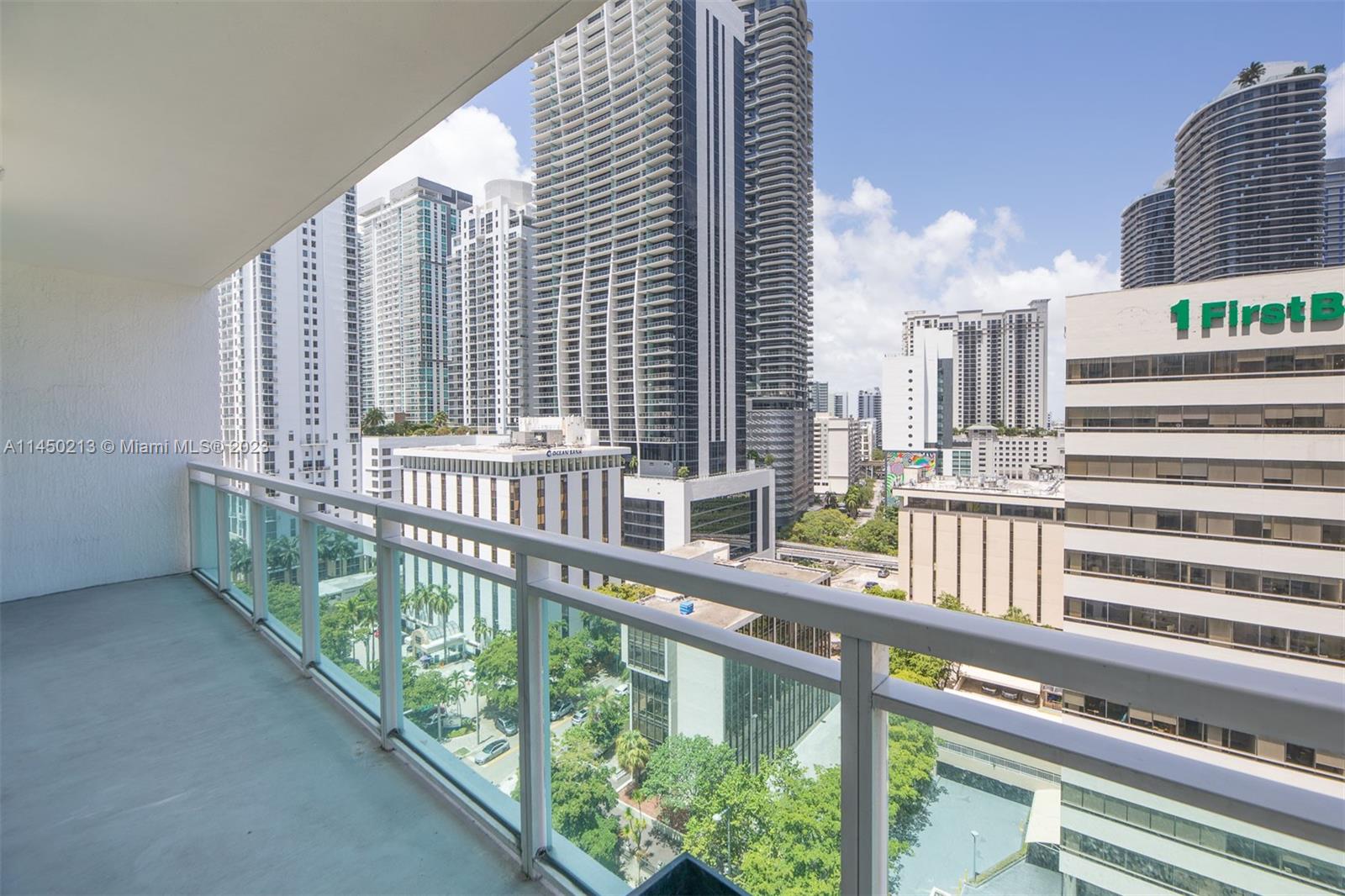 THE PLAZA 901 BRICKELL CO - Residential