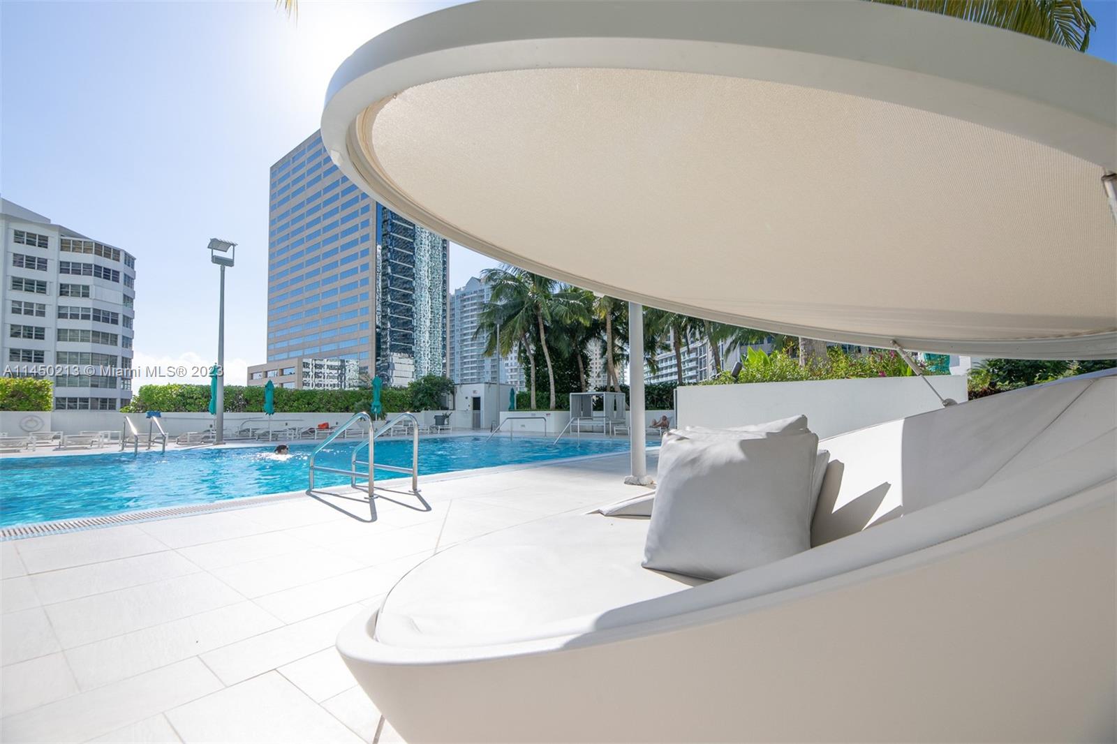 THE PLAZA 901 BRICKELL CO - Residential