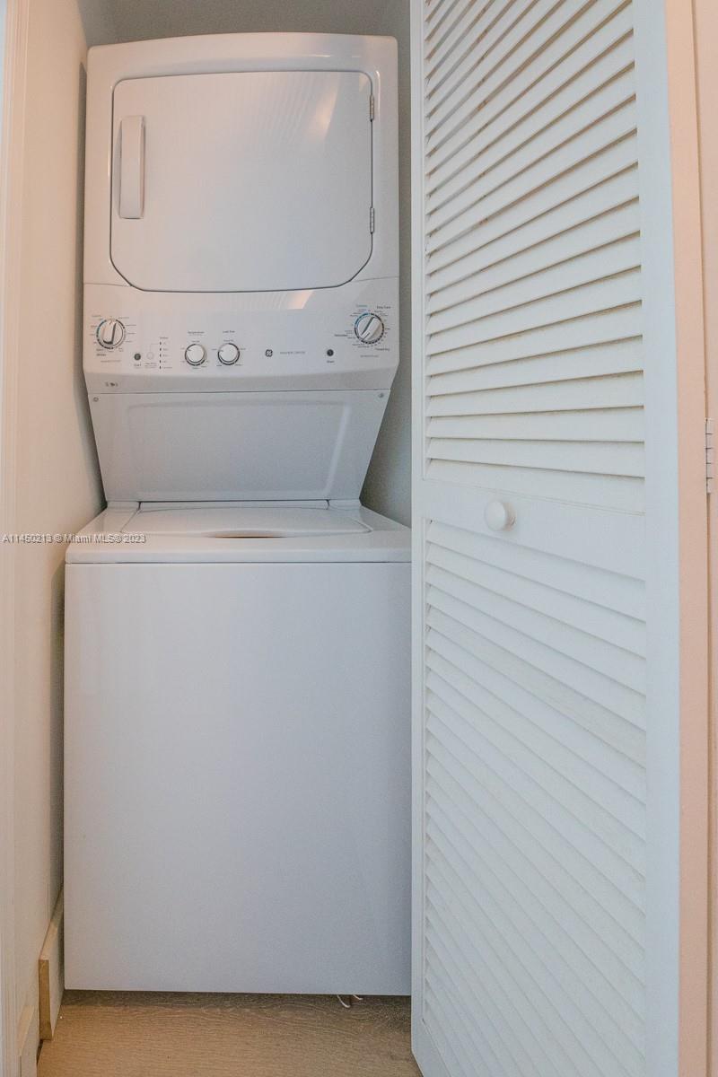 THE PLAZA 901 BRICKELL CO - Residential