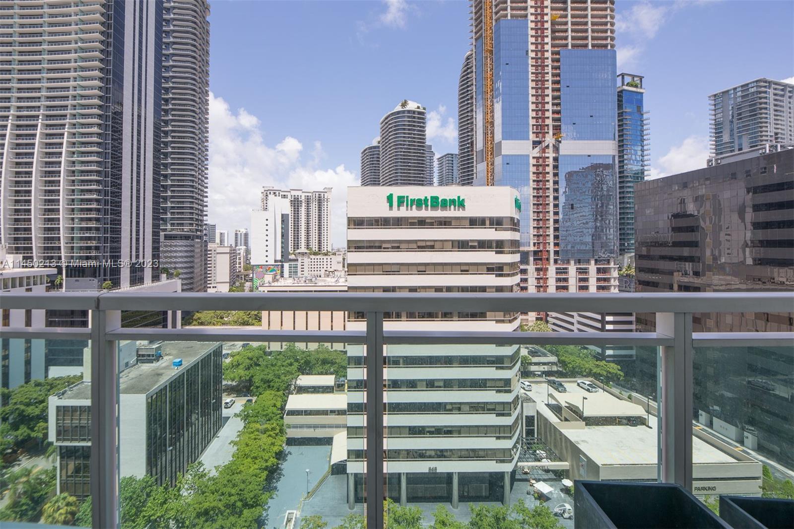 THE PLAZA 901 BRICKELL CO - Residential