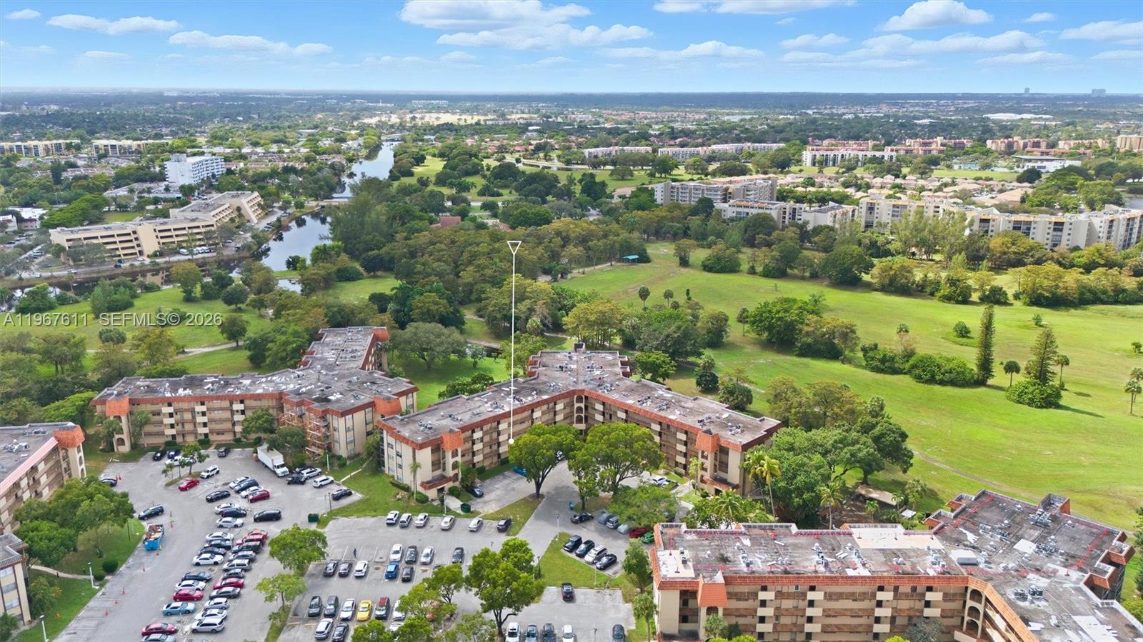 INVERRARY COUNTRY CLUB - Residential