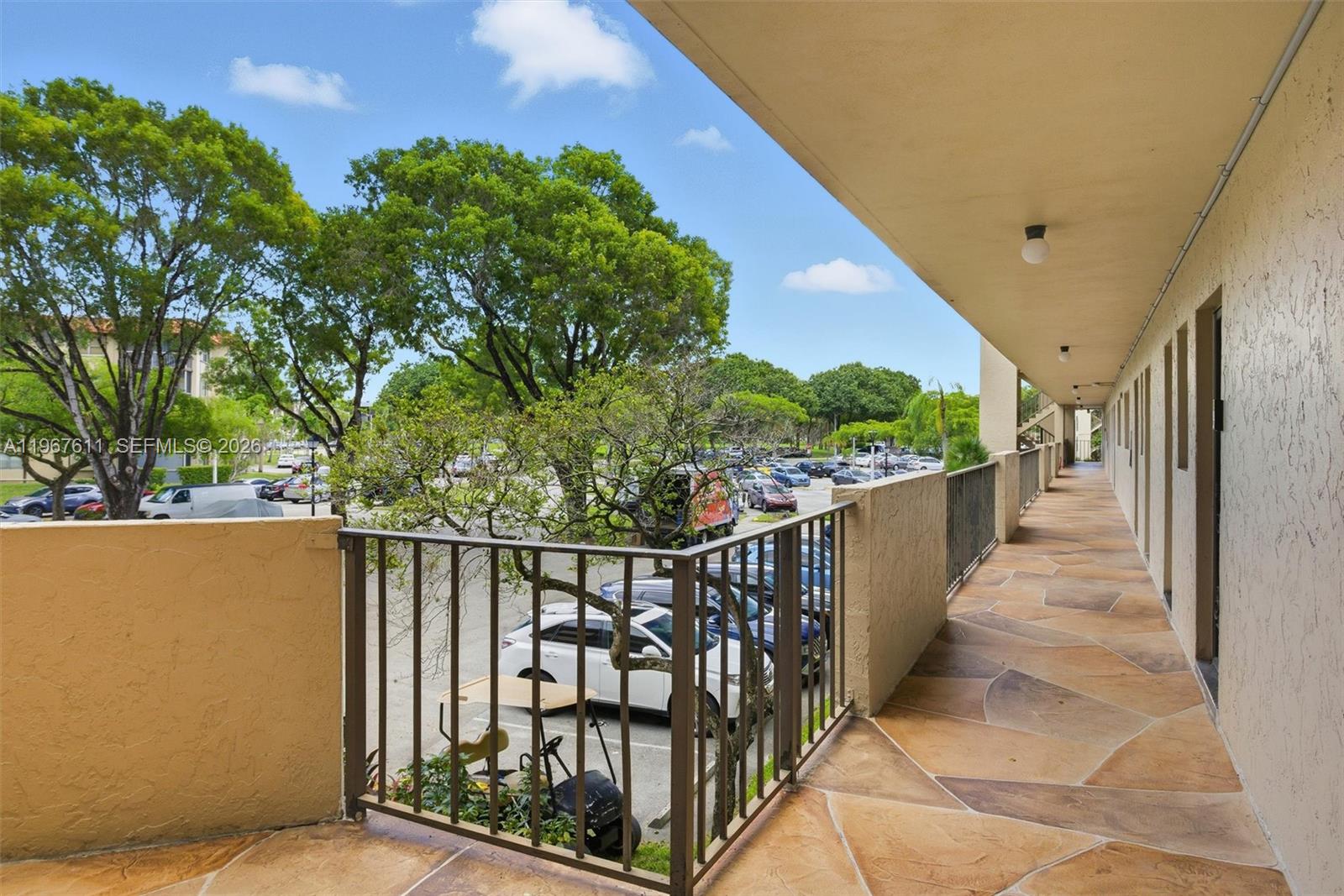 INVERRARY COUNTRY CLUB - Residential