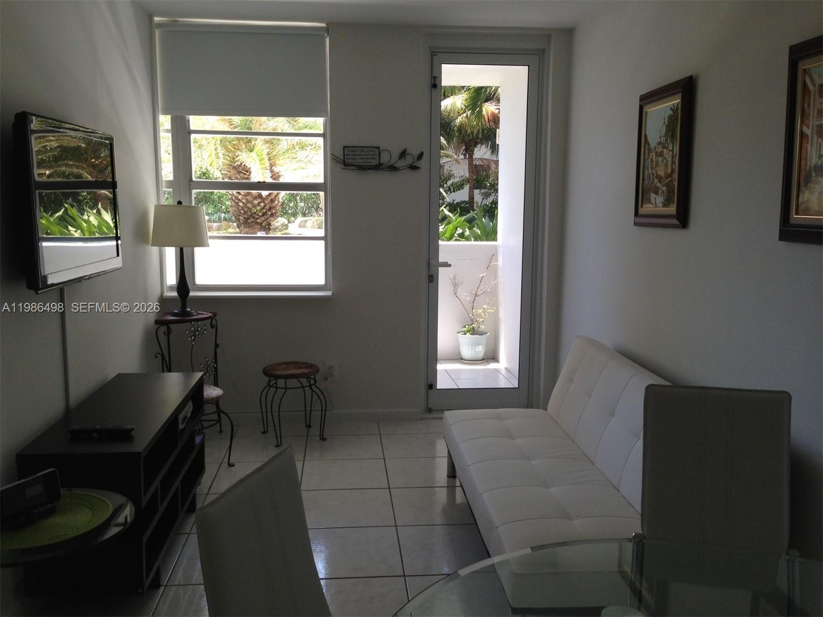 THE DECOPLAGE CONDO - Residential Lease