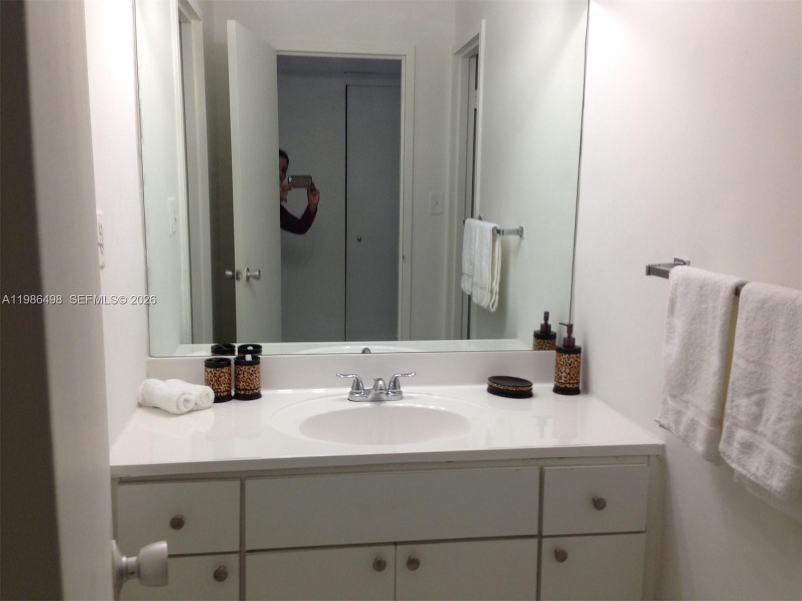 THE DECOPLAGE CONDO - Residential Lease