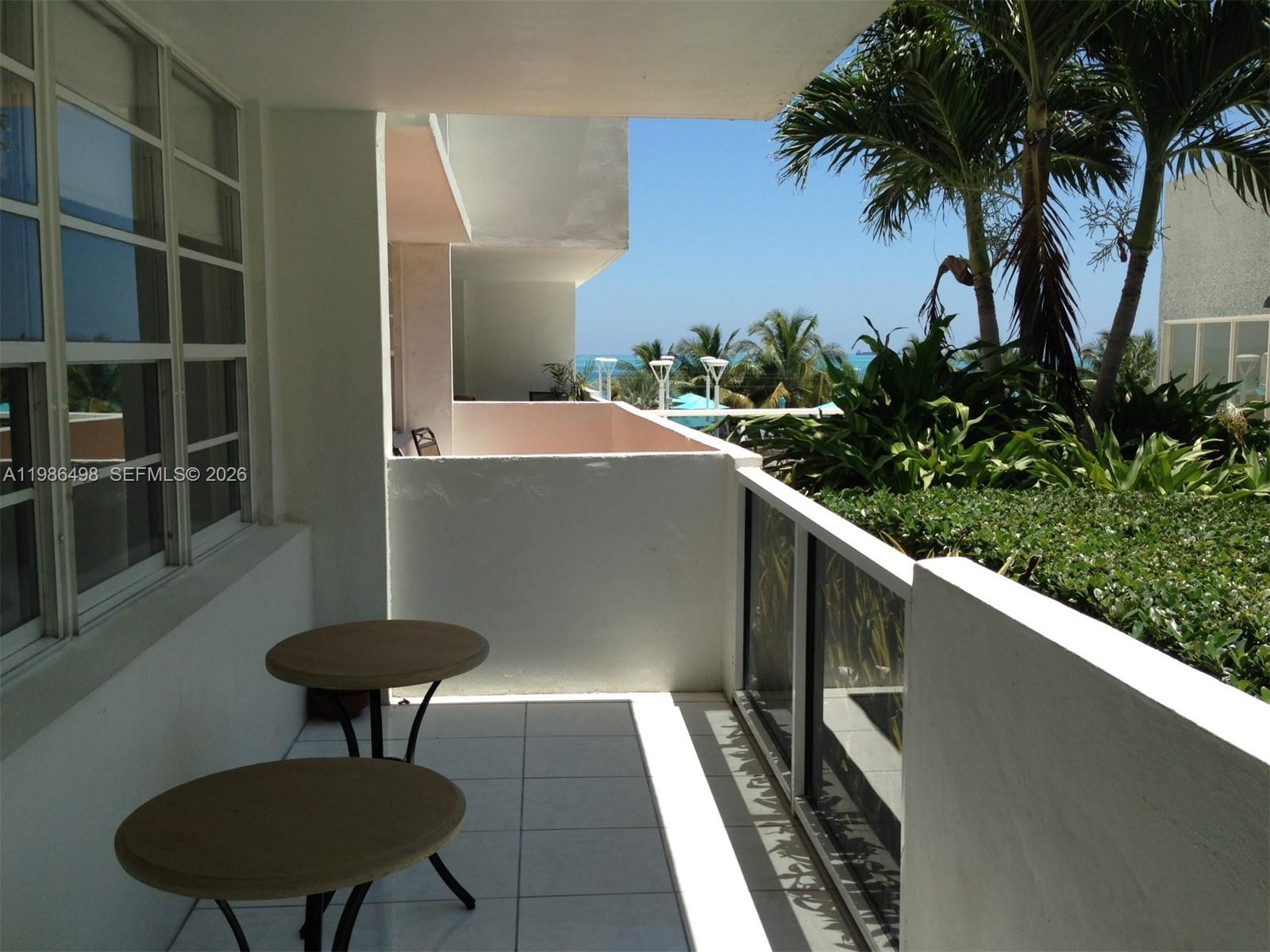 THE DECOPLAGE CONDO - Residential Lease