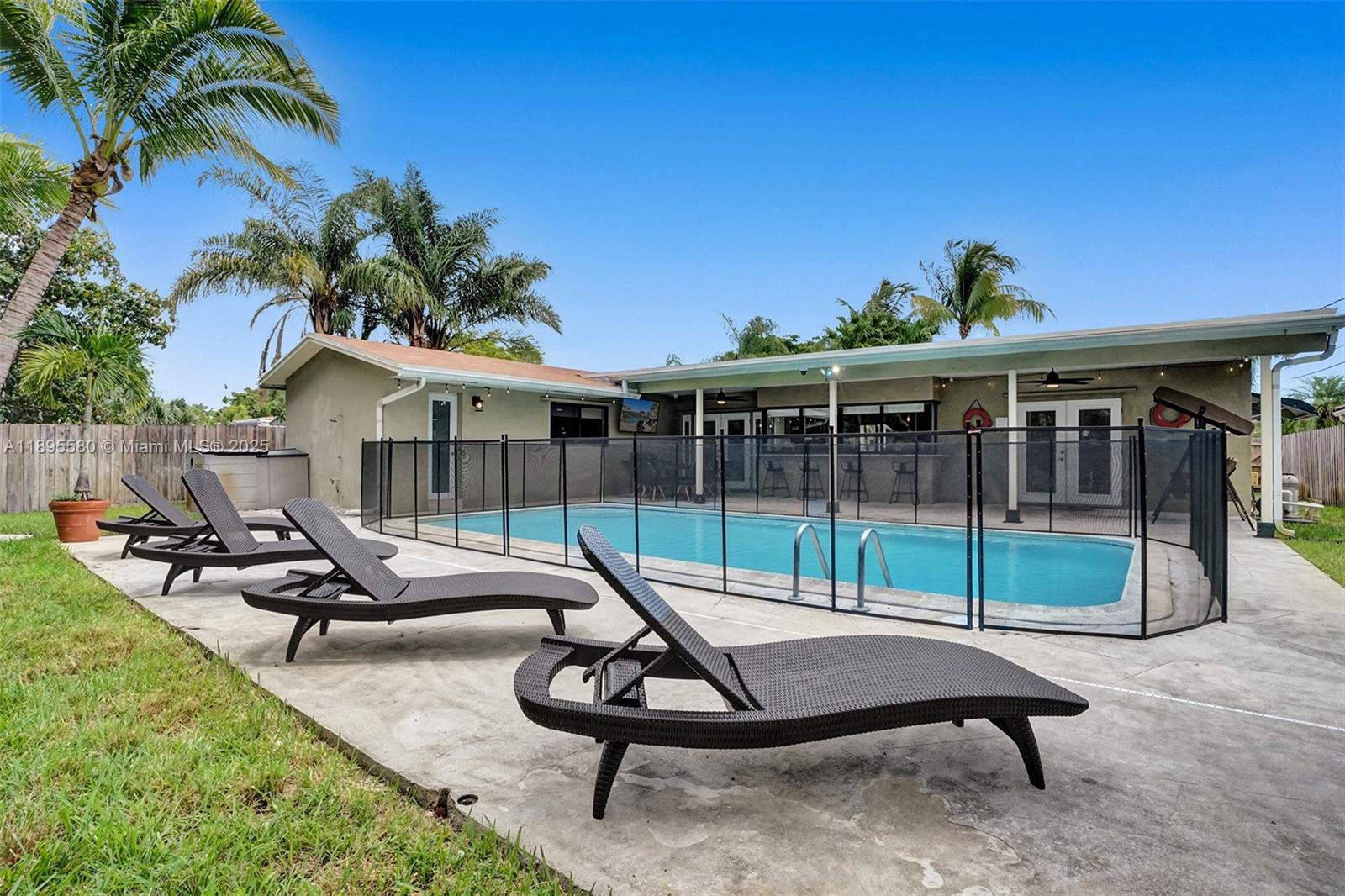 HOLLYWOOD HILLS - Residential Lease