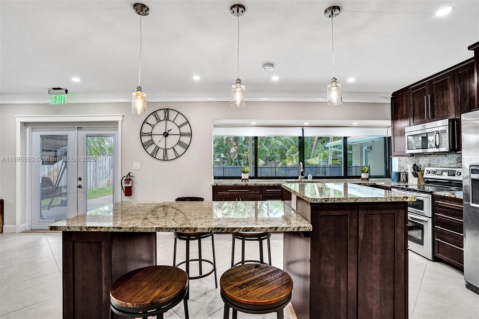 HOLLYWOOD HILLS - Residential Lease