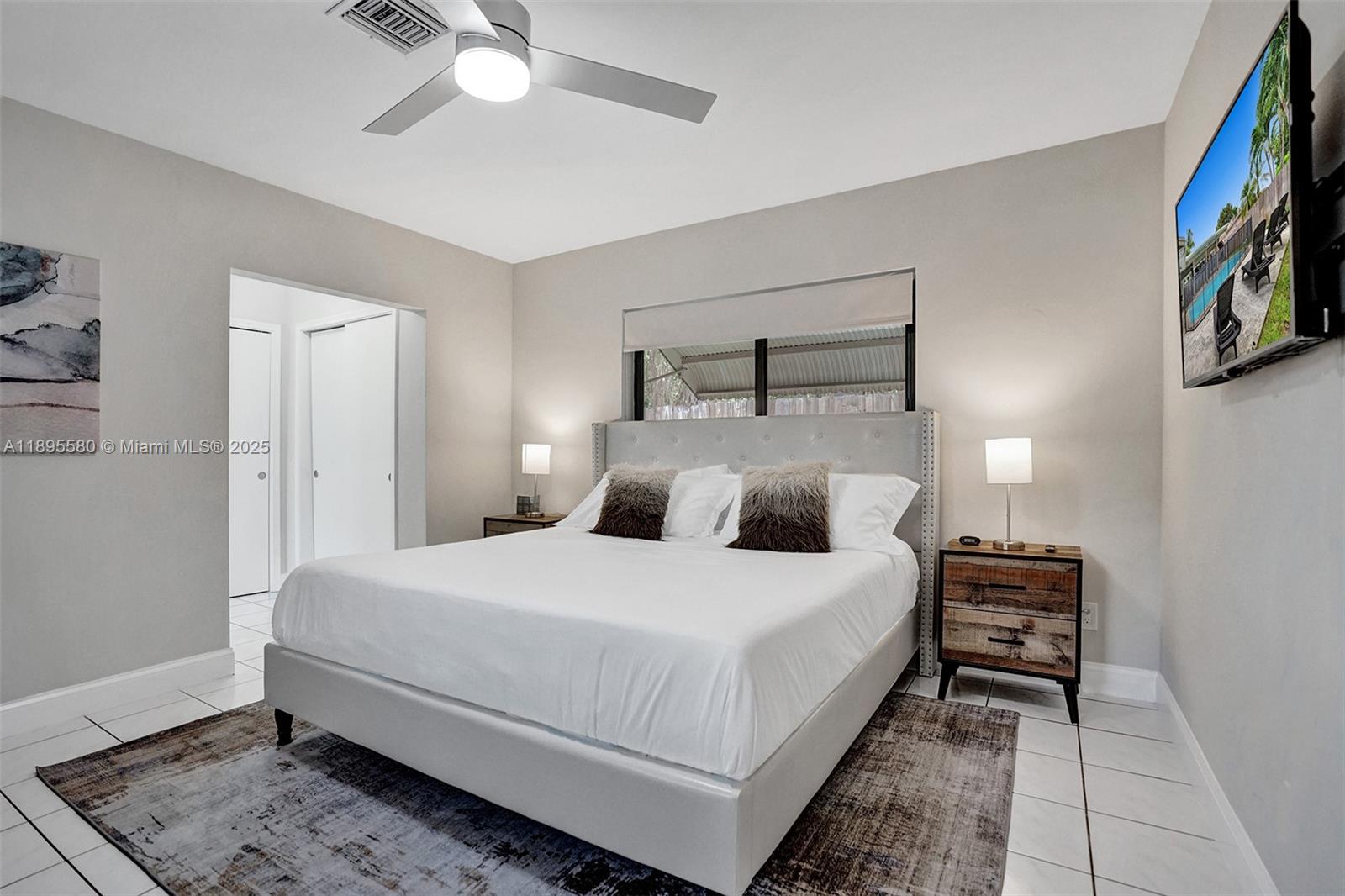 HOLLYWOOD HILLS - Residential Lease