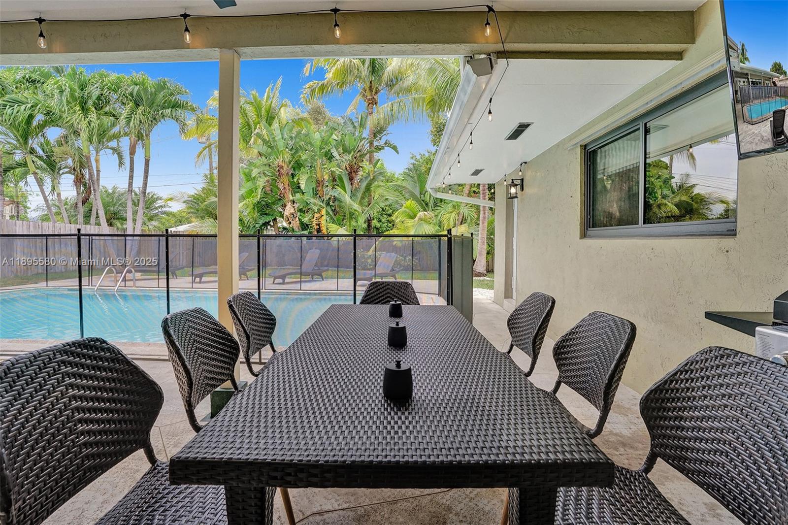 HOLLYWOOD HILLS - Residential Lease