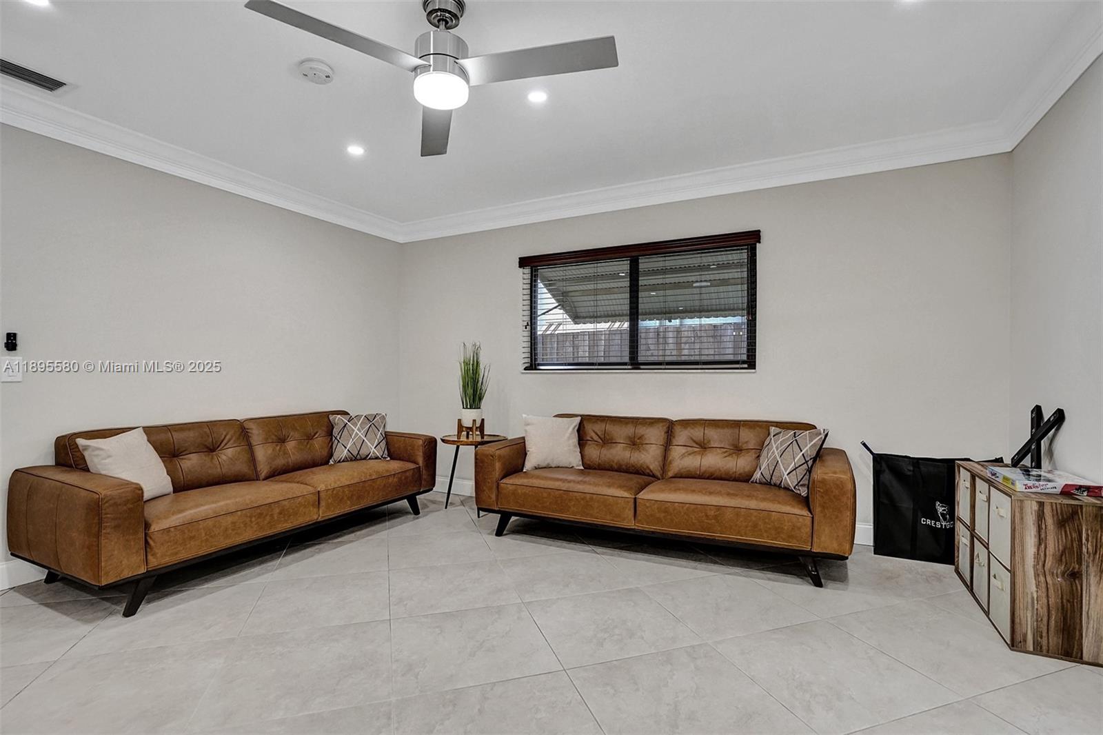 HOLLYWOOD HILLS - Residential Lease