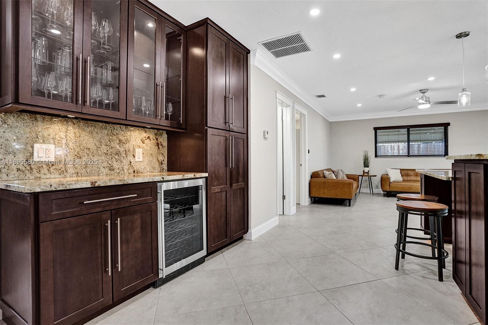 HOLLYWOOD HILLS - Residential Lease