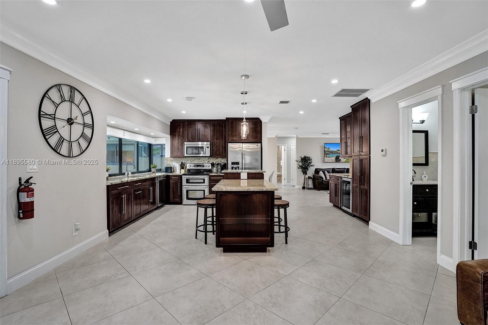 HOLLYWOOD HILLS - Residential Lease