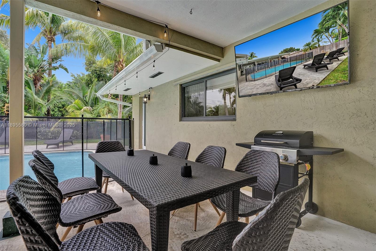 HOLLYWOOD HILLS - Residential Lease