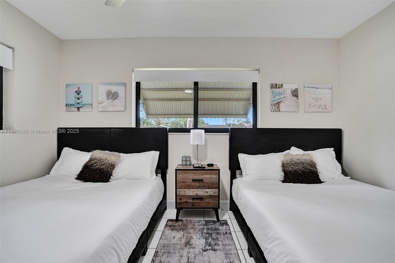 HOLLYWOOD HILLS - Residential Lease