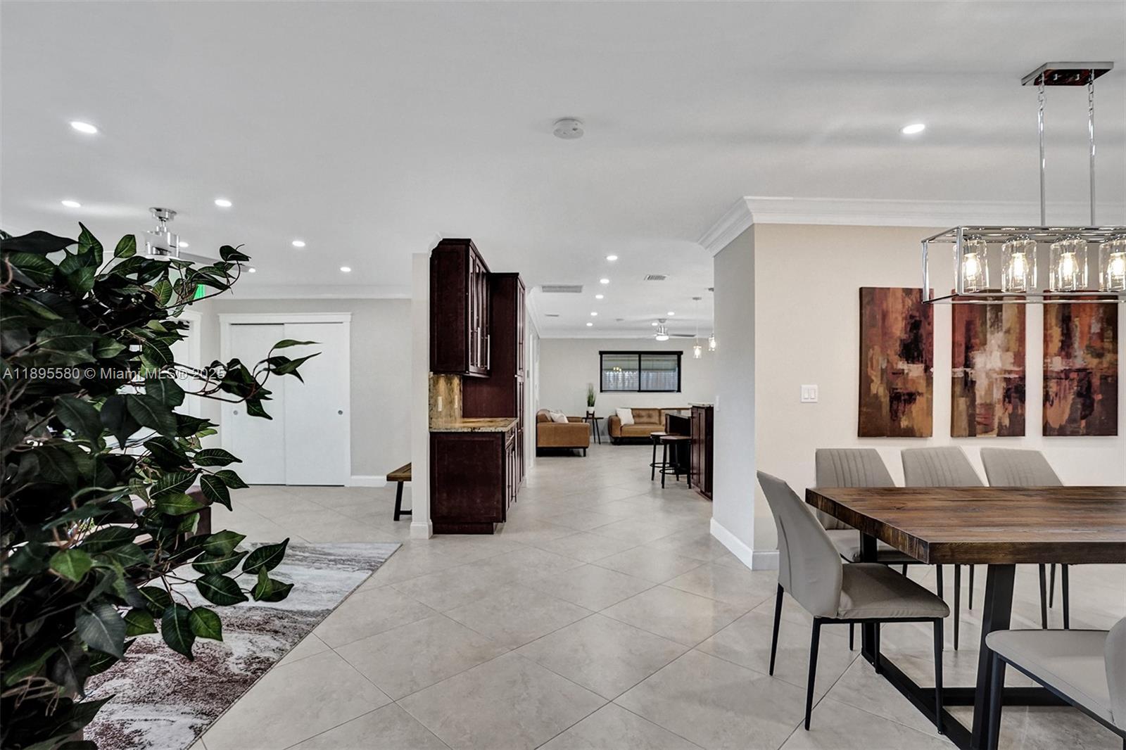HOLLYWOOD HILLS - Residential Lease