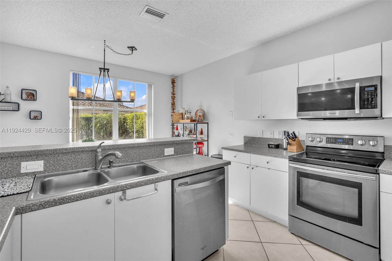 SECTOR 2-PARCELS 1 2 3 4 - Residential Lease