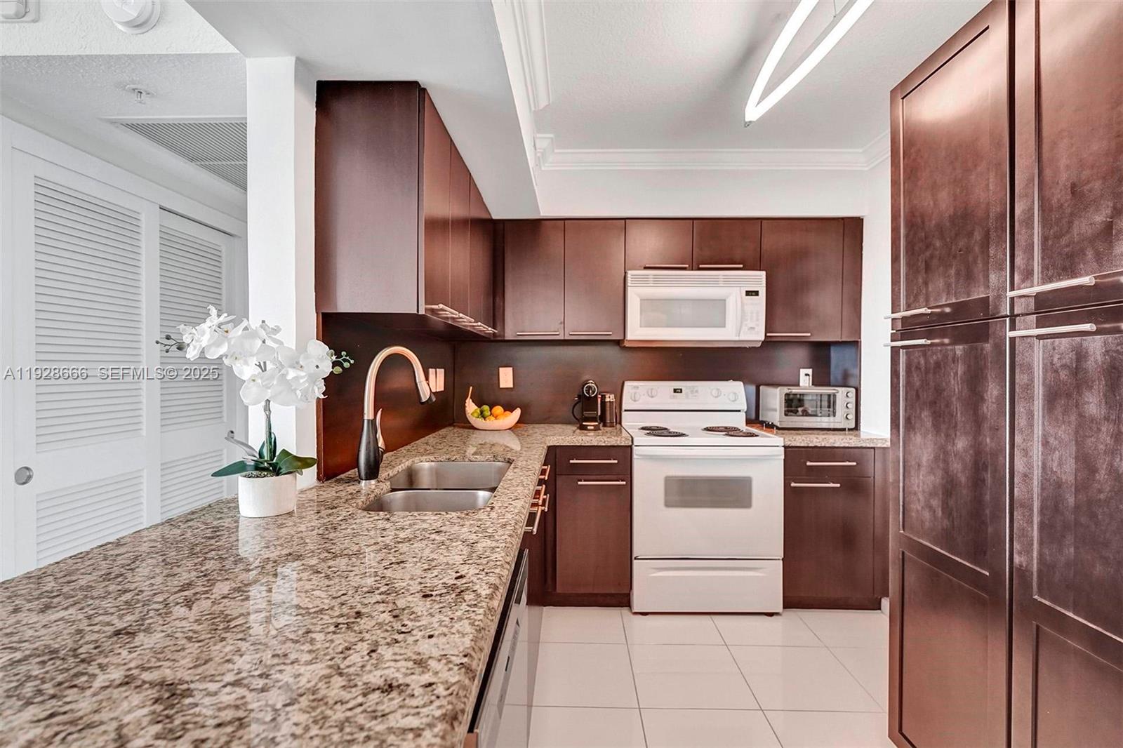 WAVE CONDO - Residential Lease