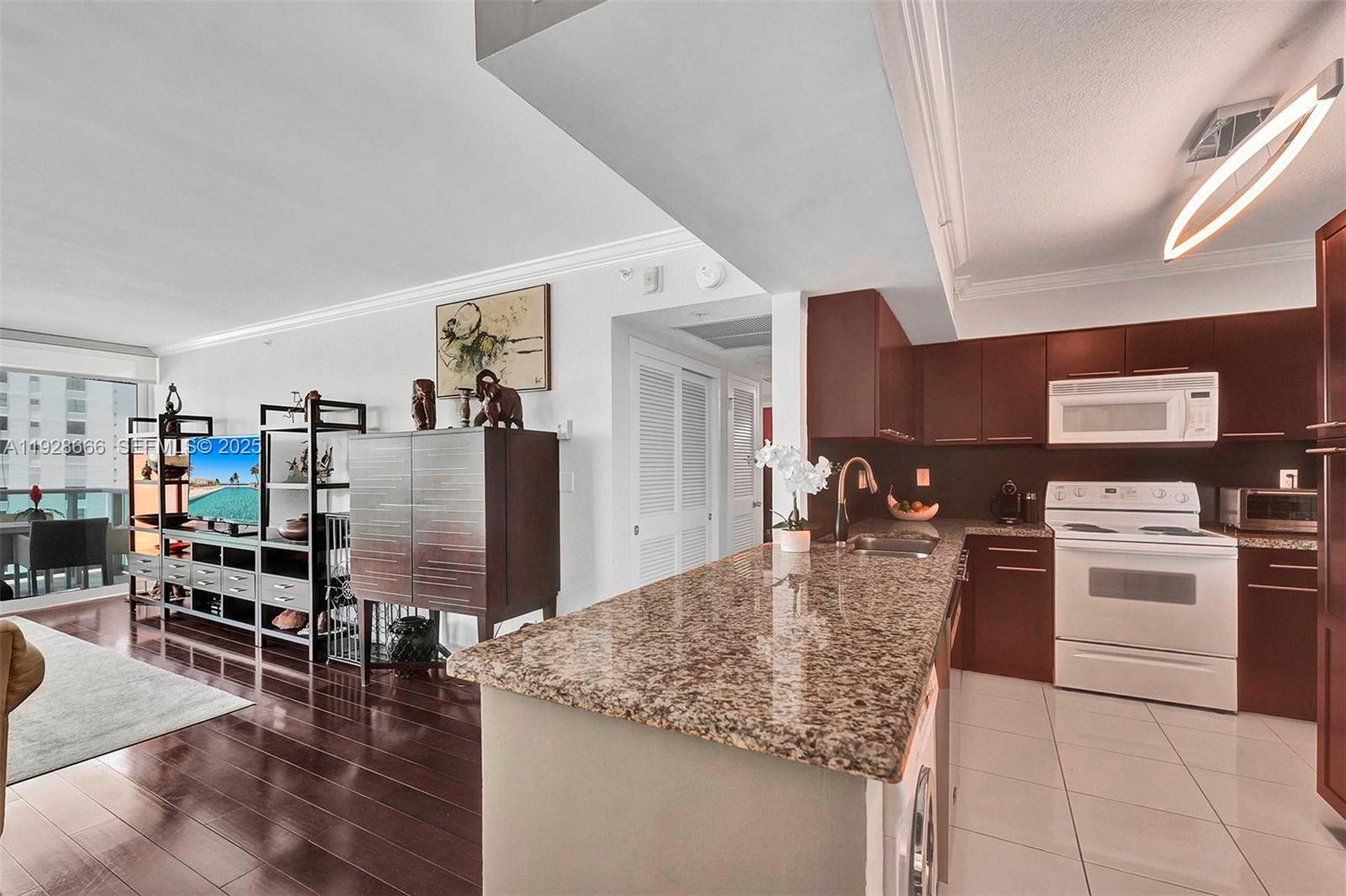 WAVE CONDO - Residential Lease