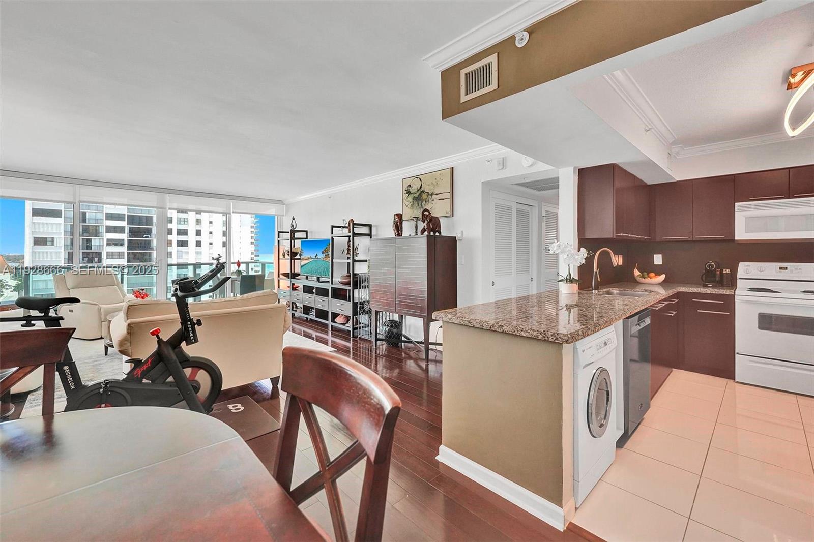 WAVE CONDO - Residential Lease