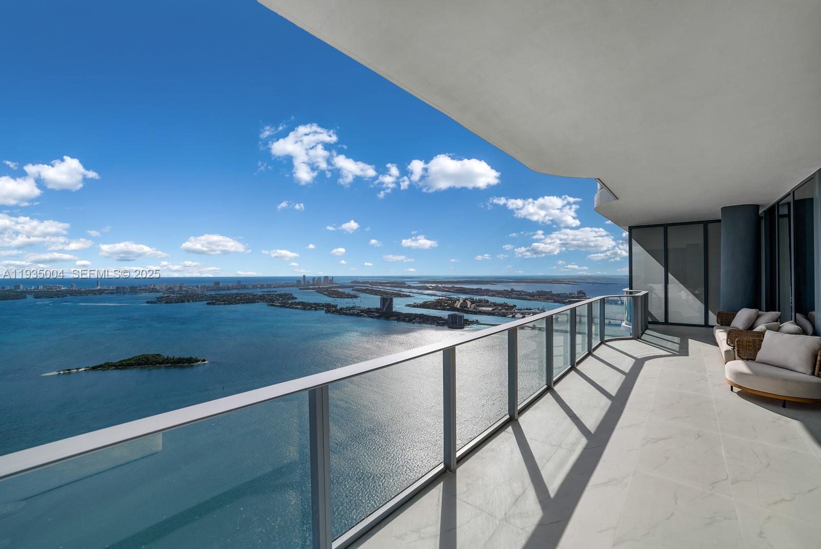 ¤BAY BREEZE - Residential