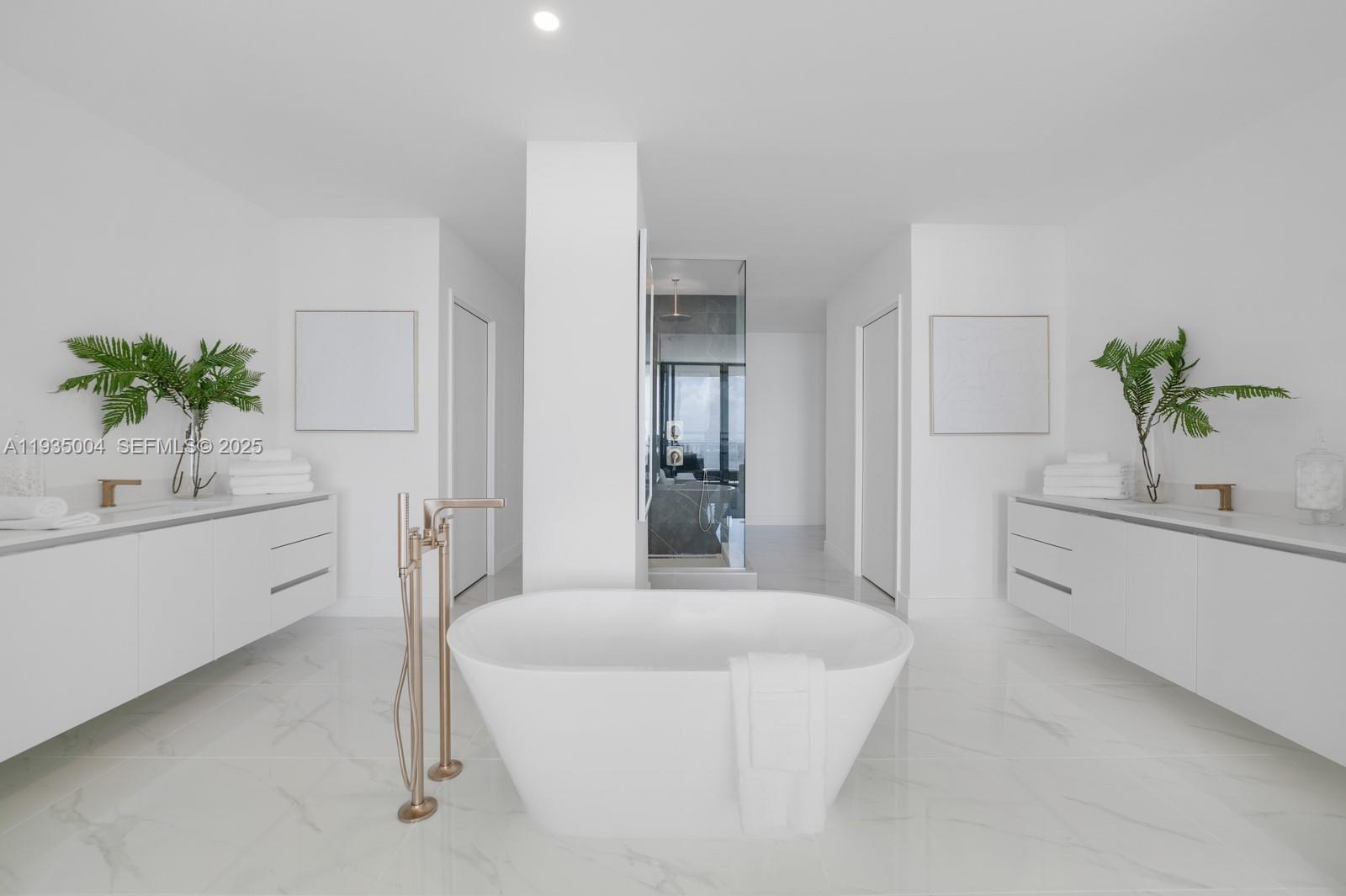 700 NE 24th St PH-5903