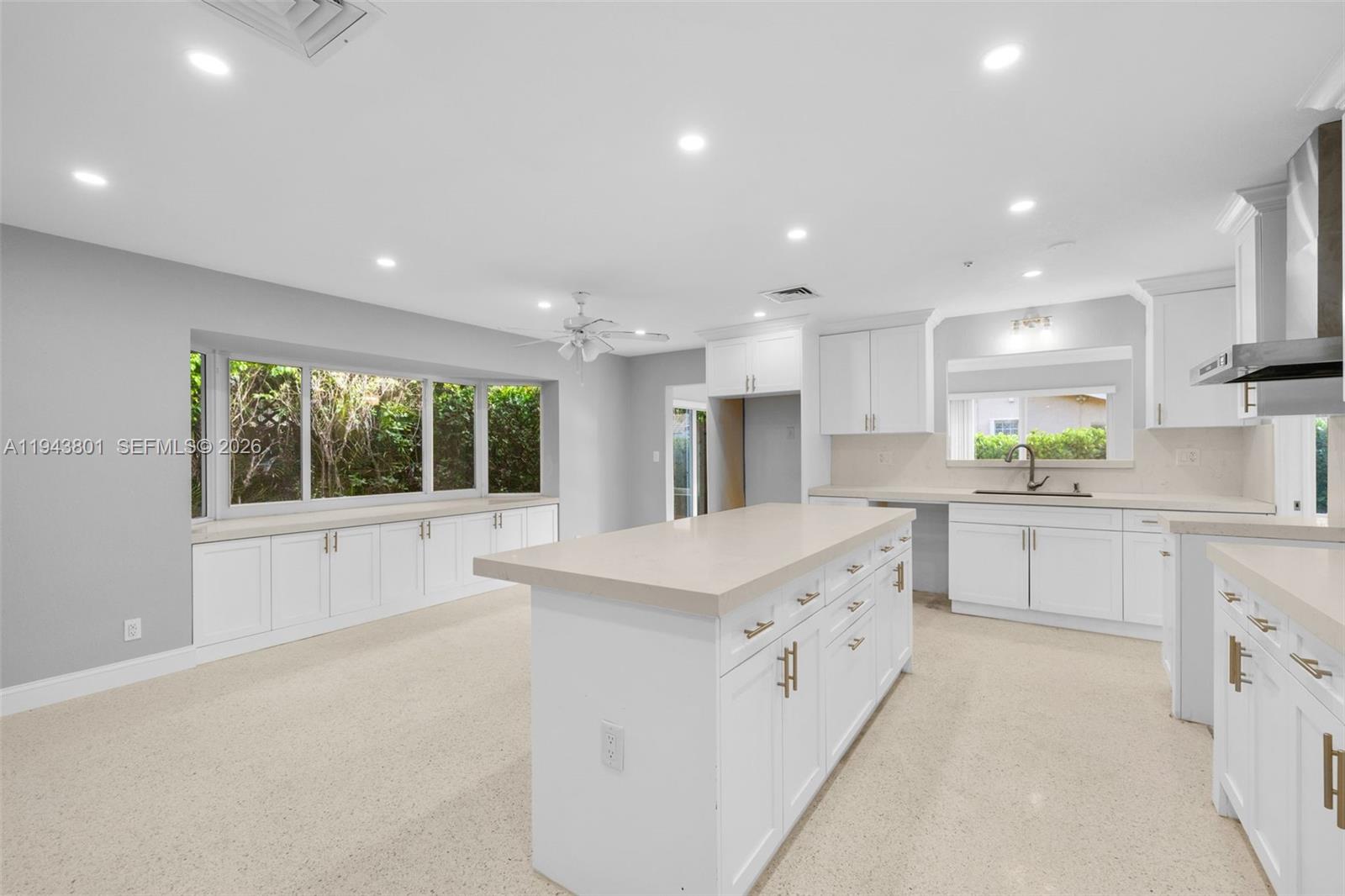 CORAL RIDGE COUNTRY CLUB - Residential