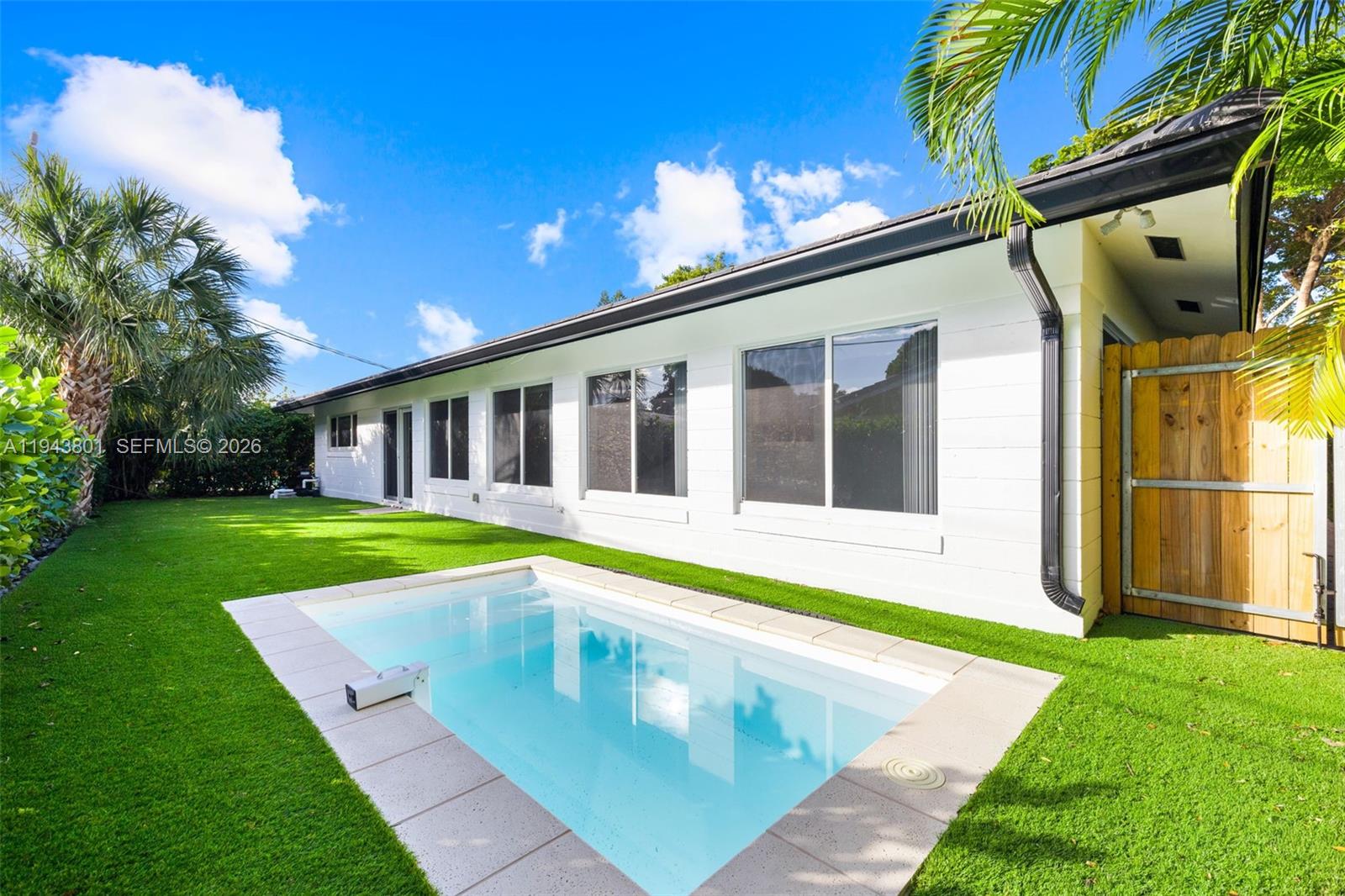 CORAL RIDGE COUNTRY CLUB - Residential