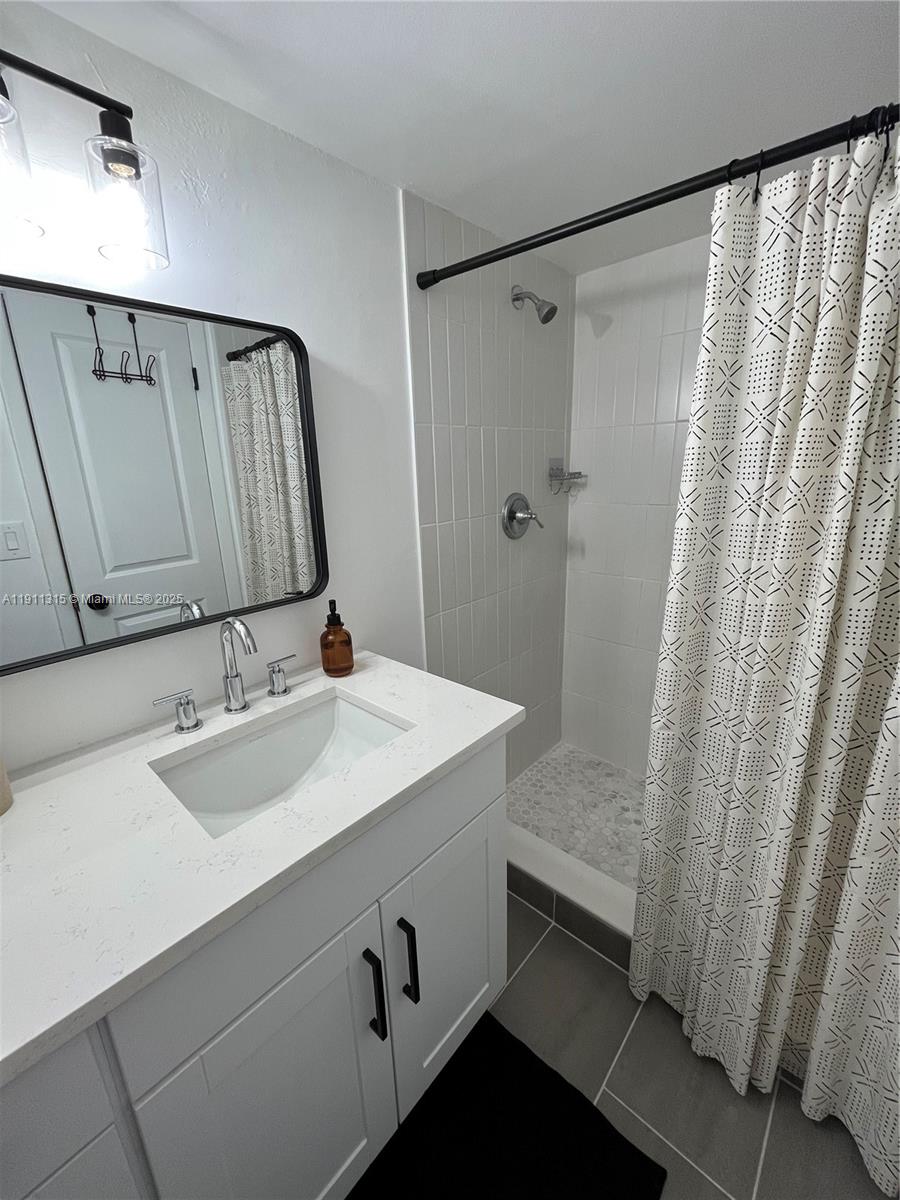 WINDING LAKE 2 AT WELLEBY - Residential Lease