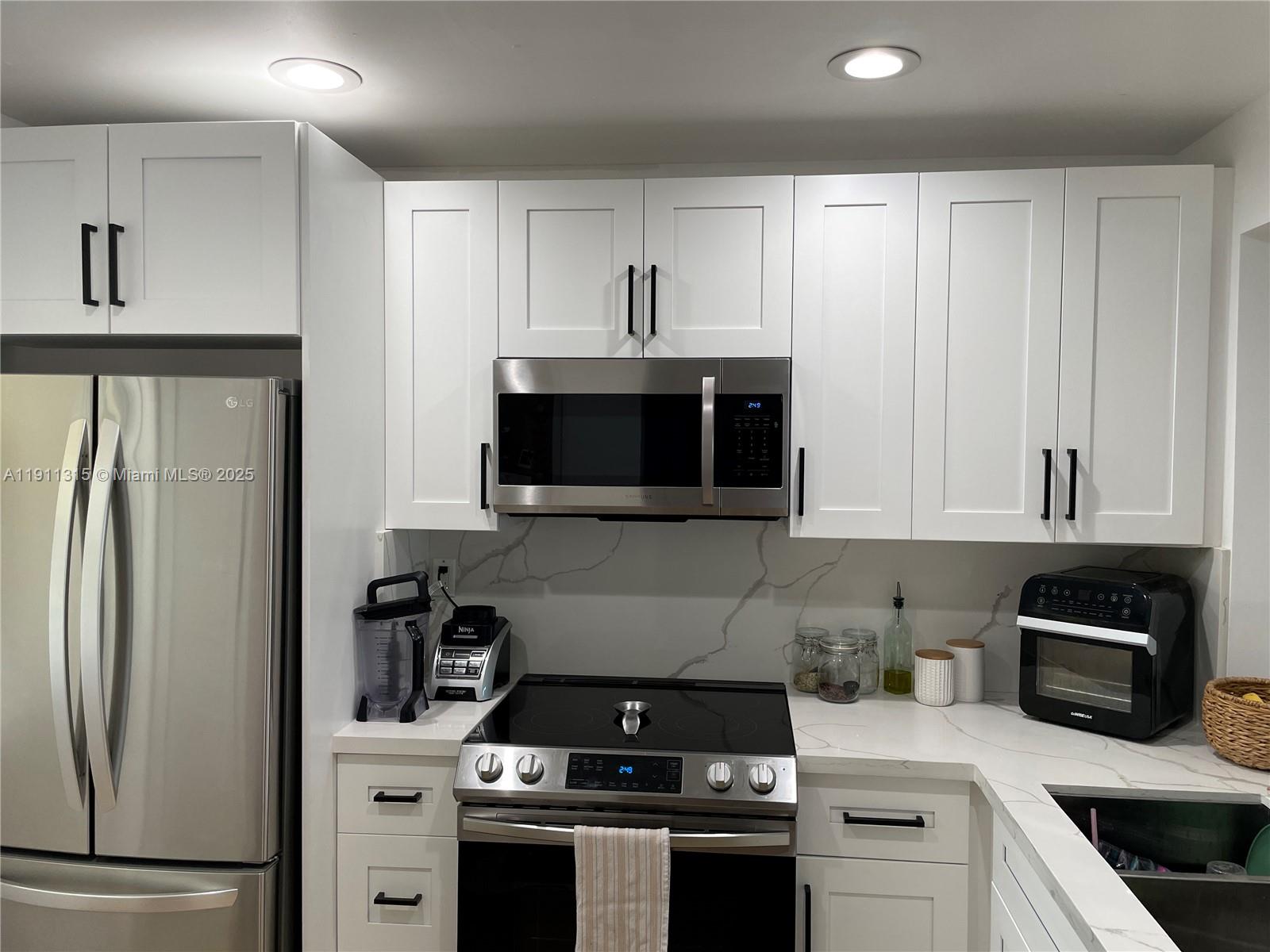 WINDING LAKE 2 AT WELLEBY - Residential Lease