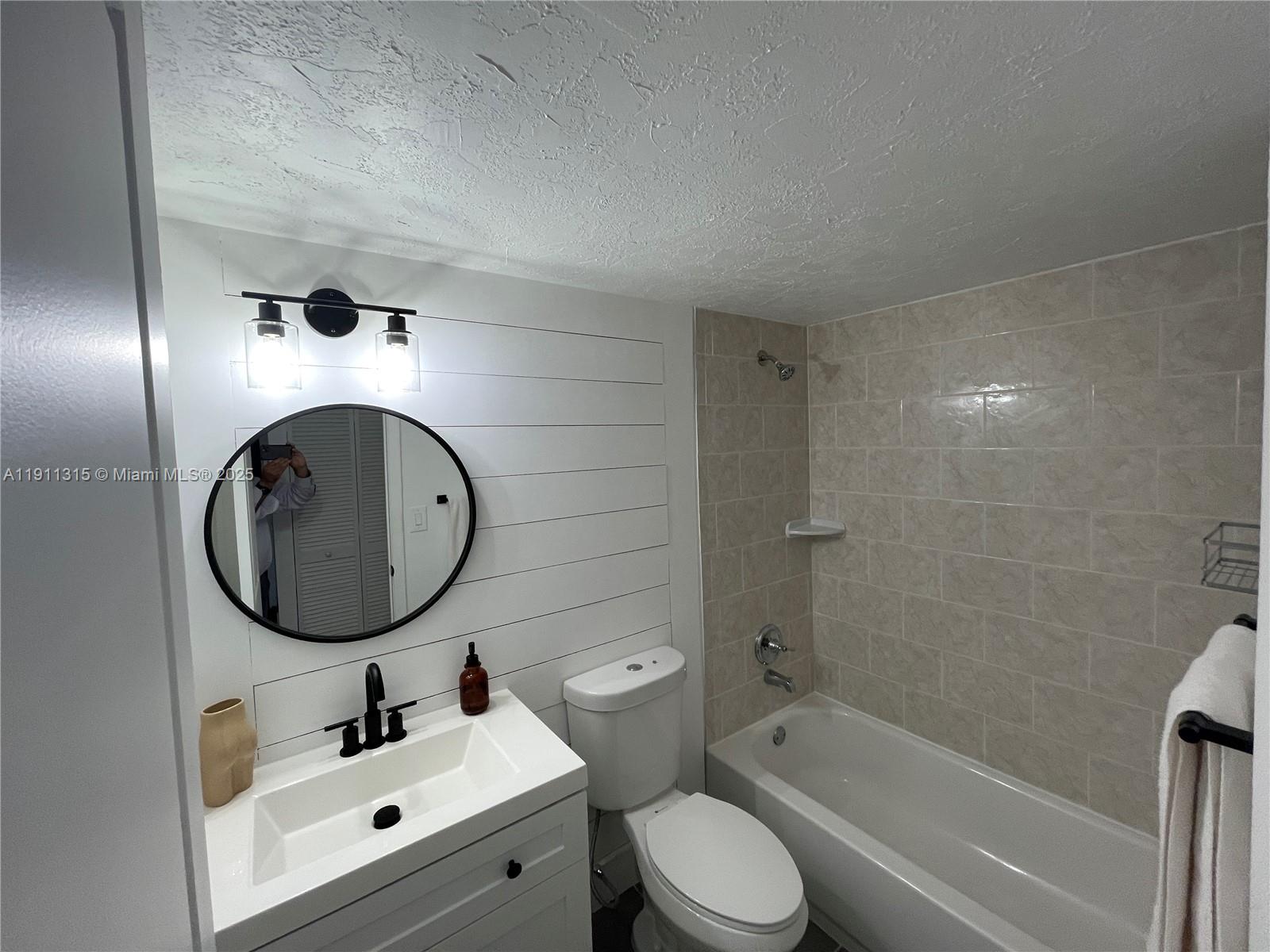 WINDING LAKE 2 AT WELLEBY - Residential Lease