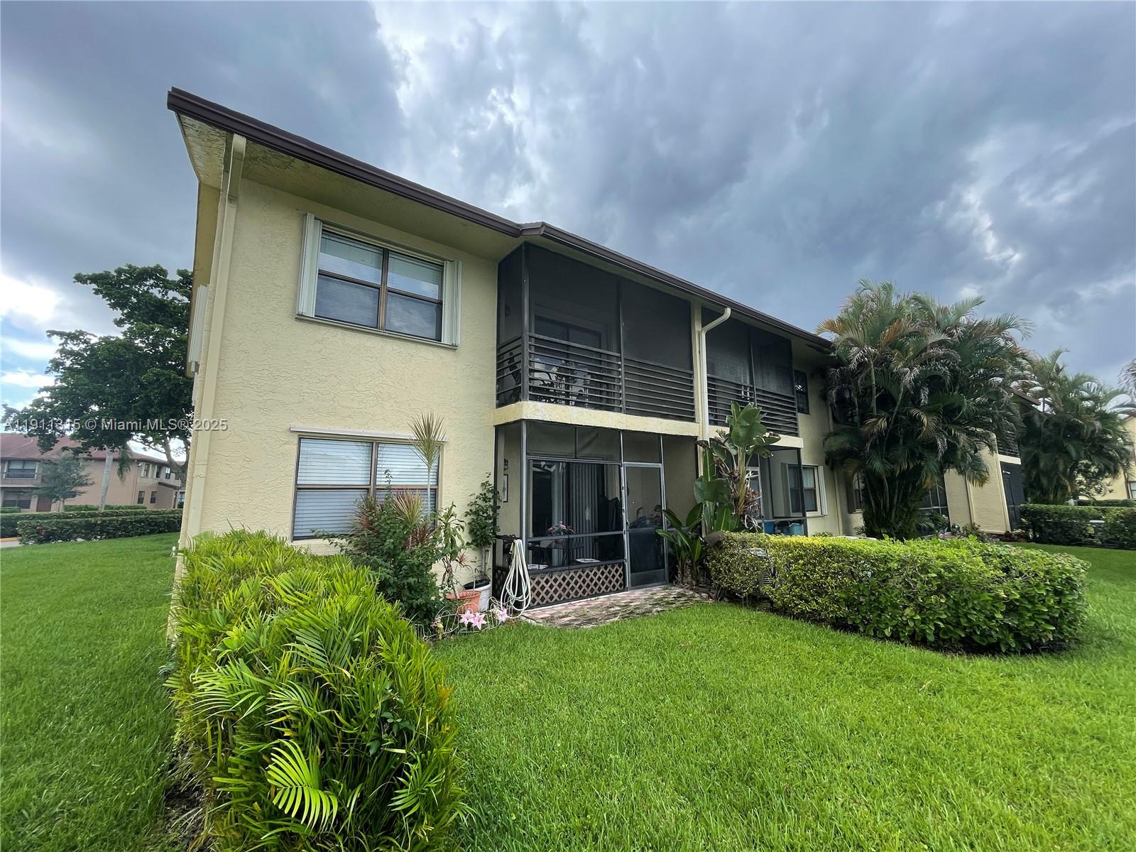 WINDING LAKE 2 AT WELLEBY - Residential Lease