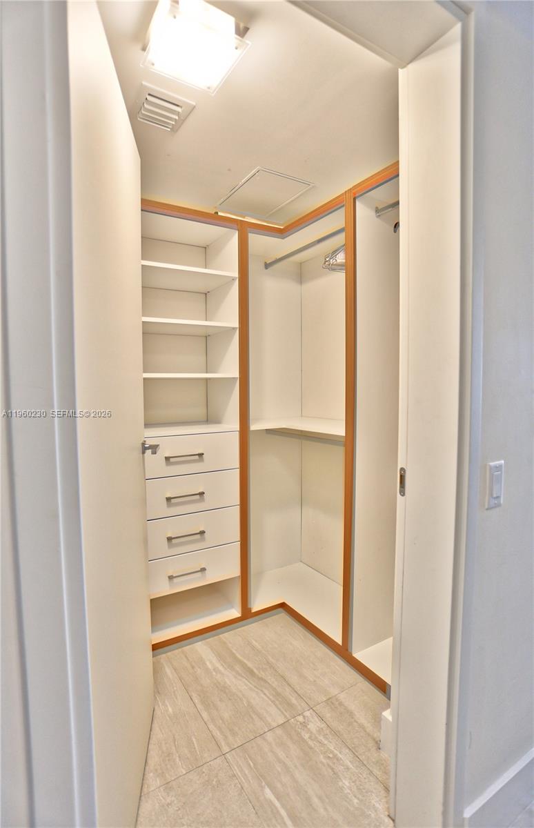 BRICKELLHOUSE CONDO - Residential