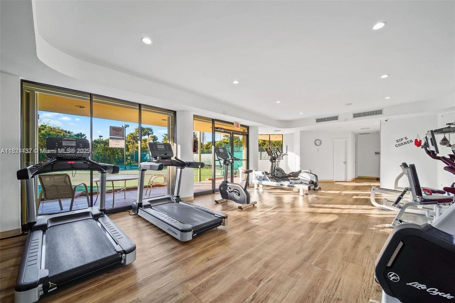 TERRACES NORTH TURNBERRY - Residential