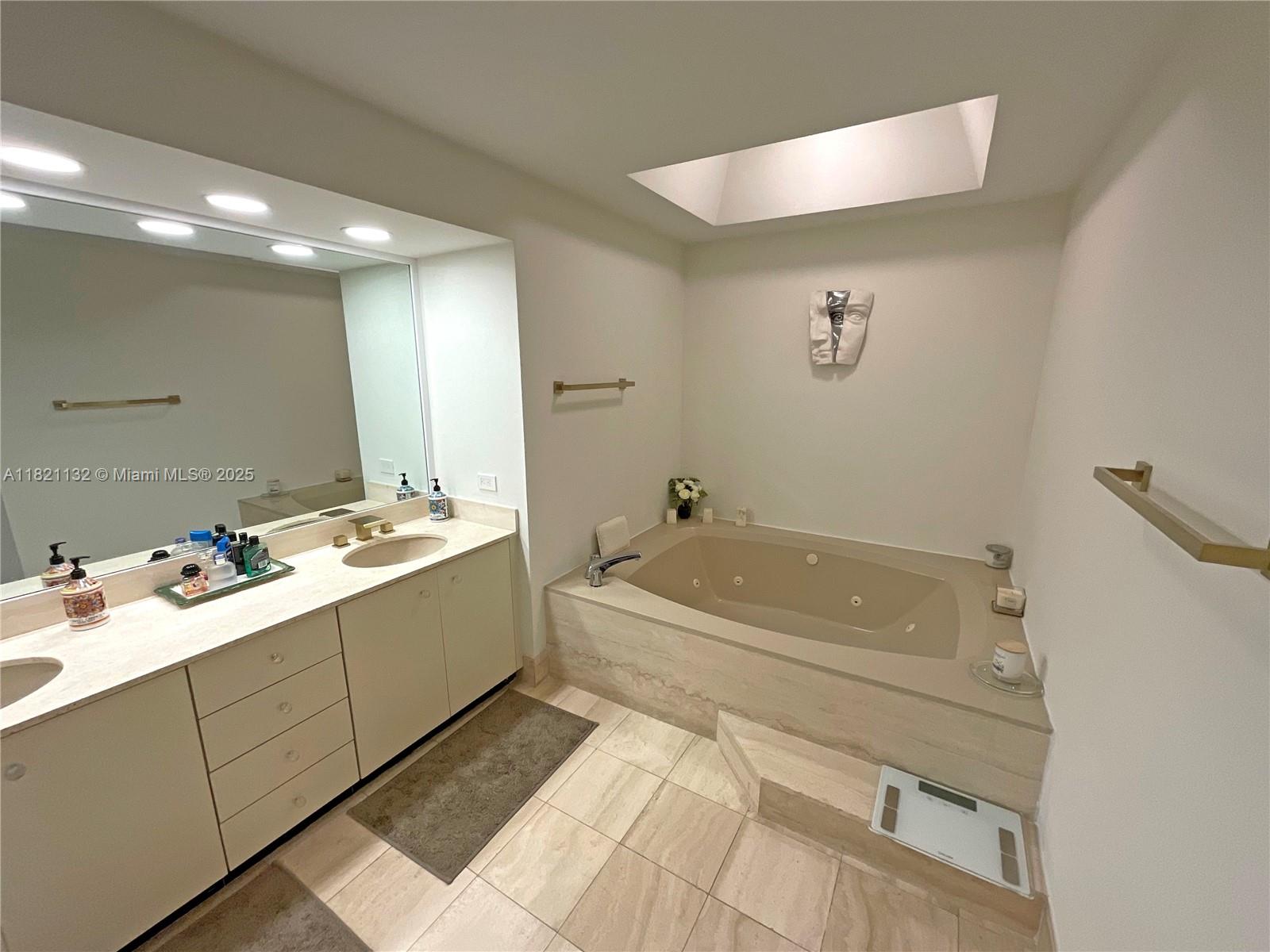 TERRACES NORTH TURNBERRY - Residential