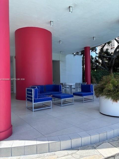 ATLANTIS ON BRICKELL COND - Residential