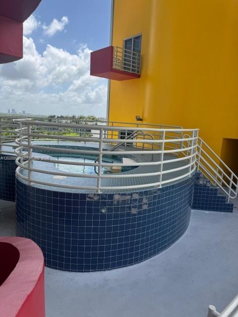 ATLANTIS ON BRICKELL COND - Residential