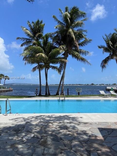 ATLANTIS ON BRICKELL COND - Residential