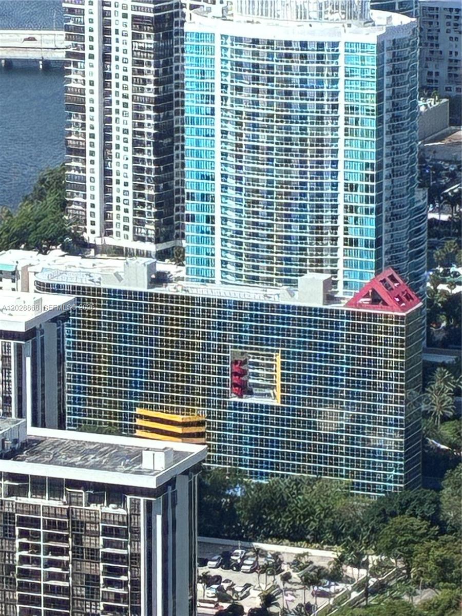 ATLANTIS ON BRICKELL COND - Residential