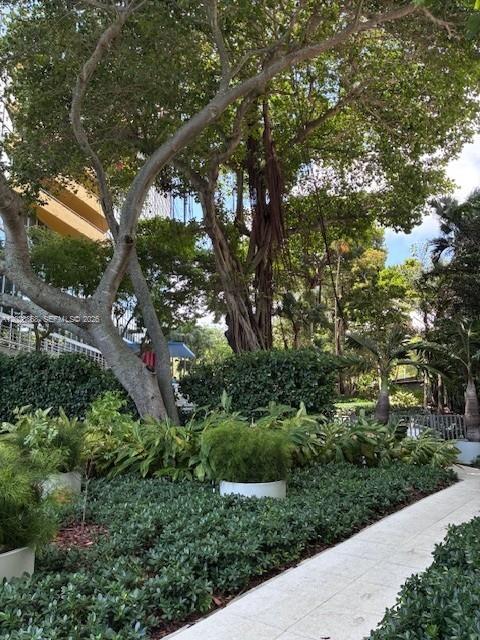 ATLANTIS ON BRICKELL COND - Residential