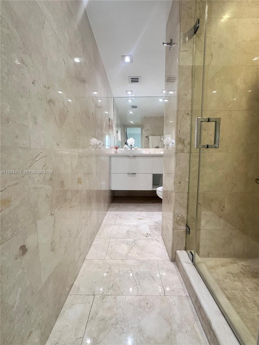 FOUR WINDS CONDO - Residential Lease