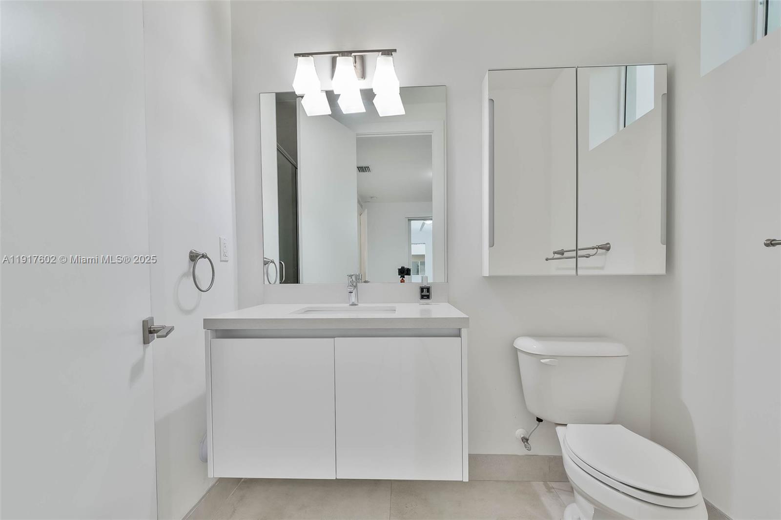 DORAL COMMONS RESIDENTIAL - Residential Lease