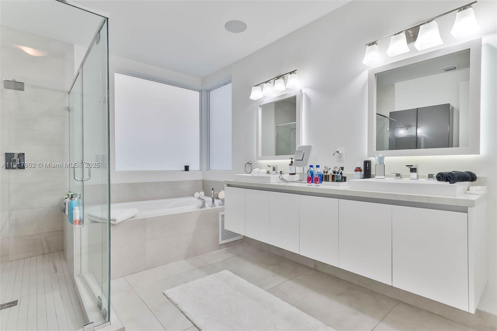 DORAL COMMONS RESIDENTIAL - Residential Lease