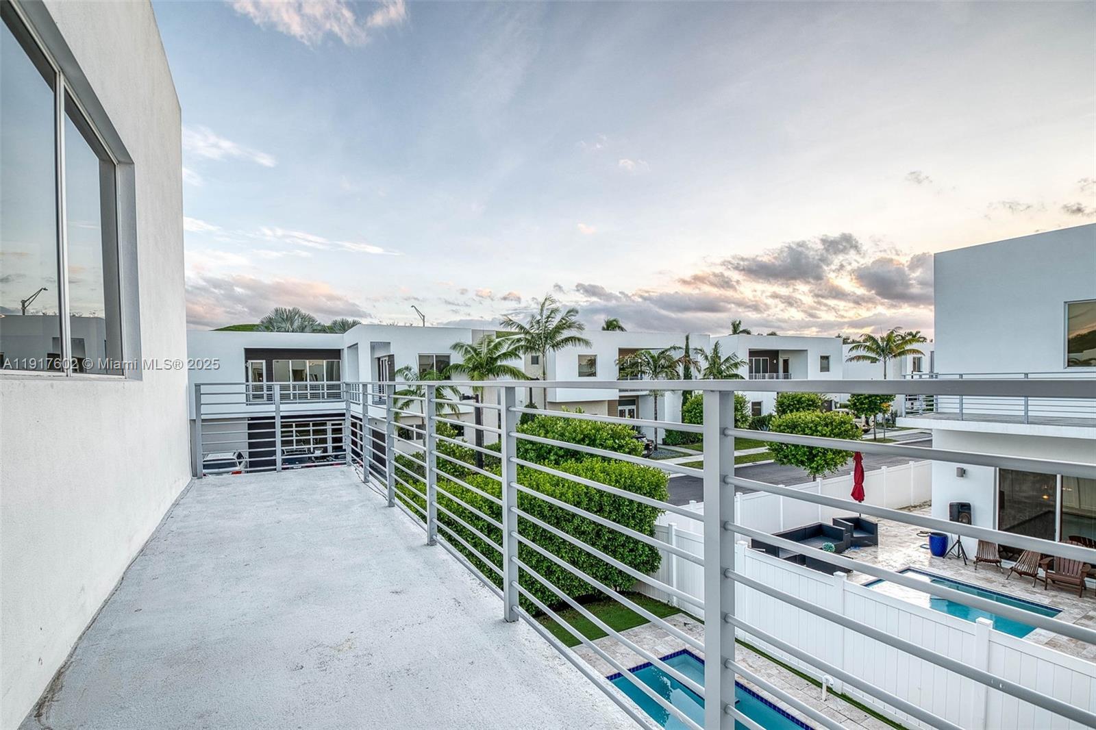 DORAL COMMONS RESIDENTIAL - Residential Lease