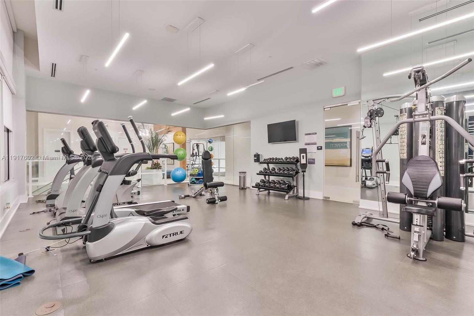 DORAL COMMONS RESIDENTIAL - Residential Lease