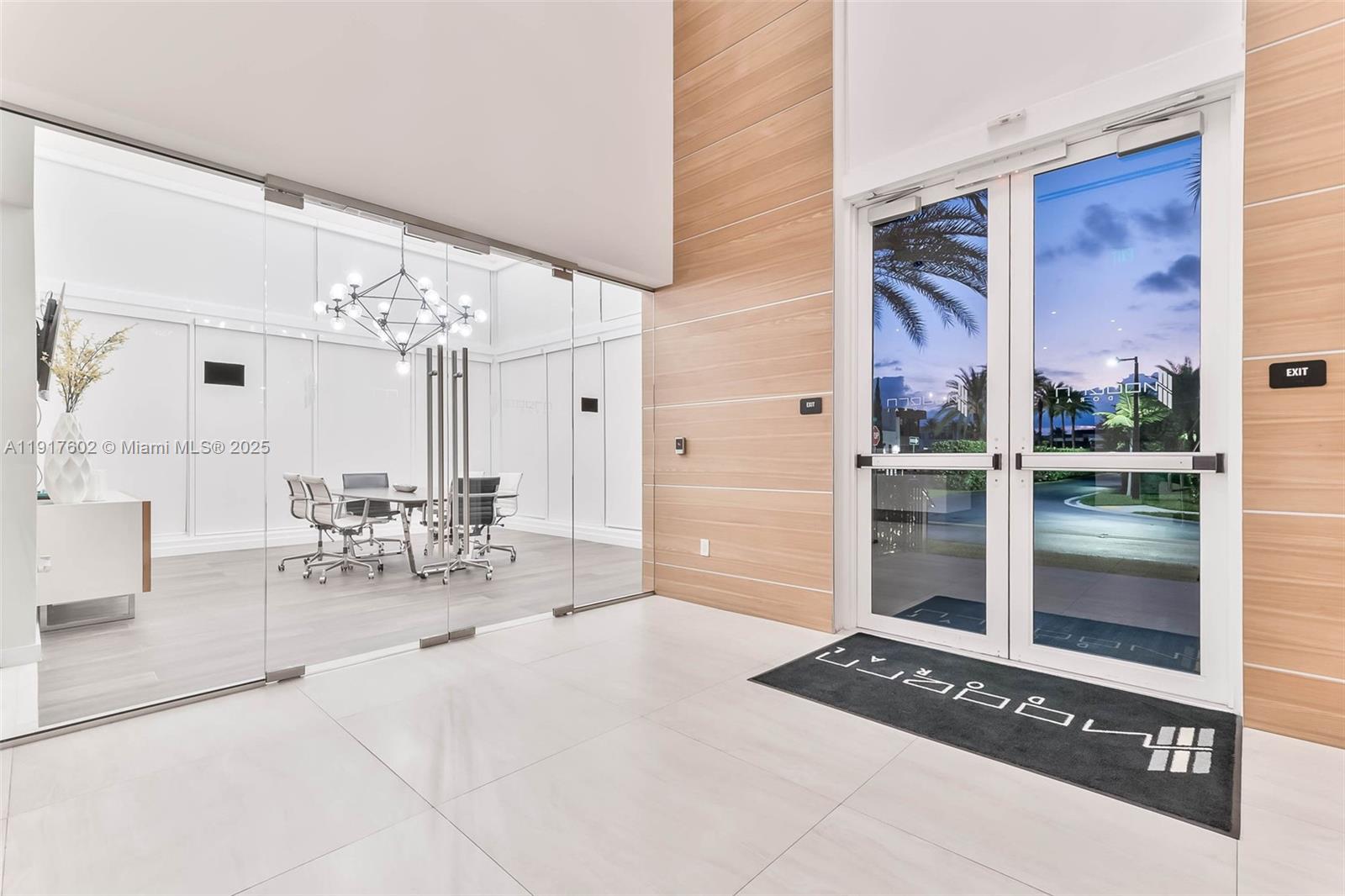 DORAL COMMONS RESIDENTIAL - Residential Lease